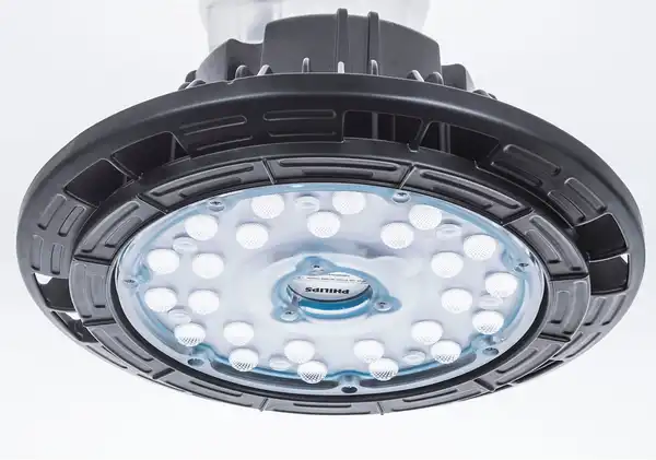 PANTALLA LED 190 W 865  FRIO IP65 24.000lm 120-277V