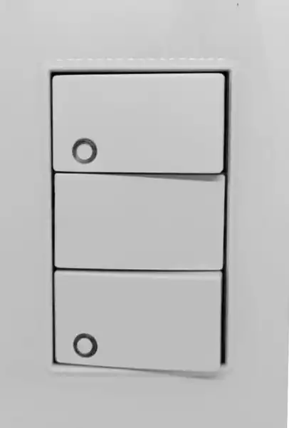 QUADRA  LLAVE ARMADA 2 PUNTOS BLANCO  TAPA BLANCA