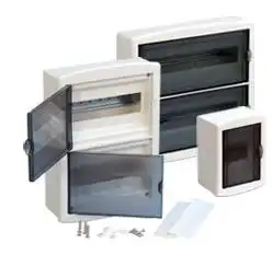 GABINETE DIN 4 POLOS PVC EXTERIOR BLANCA PUERTA FUME IP40