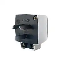 FICHA MACHO 10A 3P CHATOS SALIDA LATERAL ALTO CONSUMO (hasta cable 2.50 mm2)